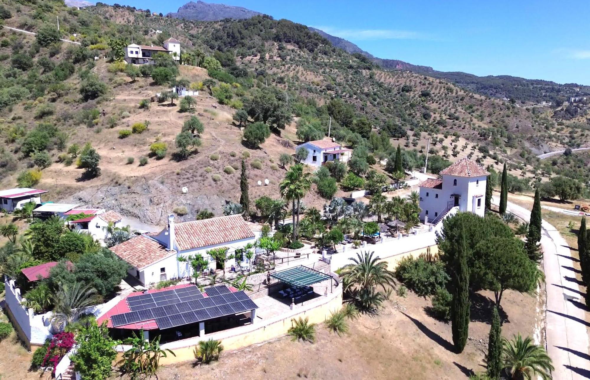 Rural Cottage, With Pool & Optional Private 6 Guests Jacuzzi Tolox Ngoại thất bức ảnh
