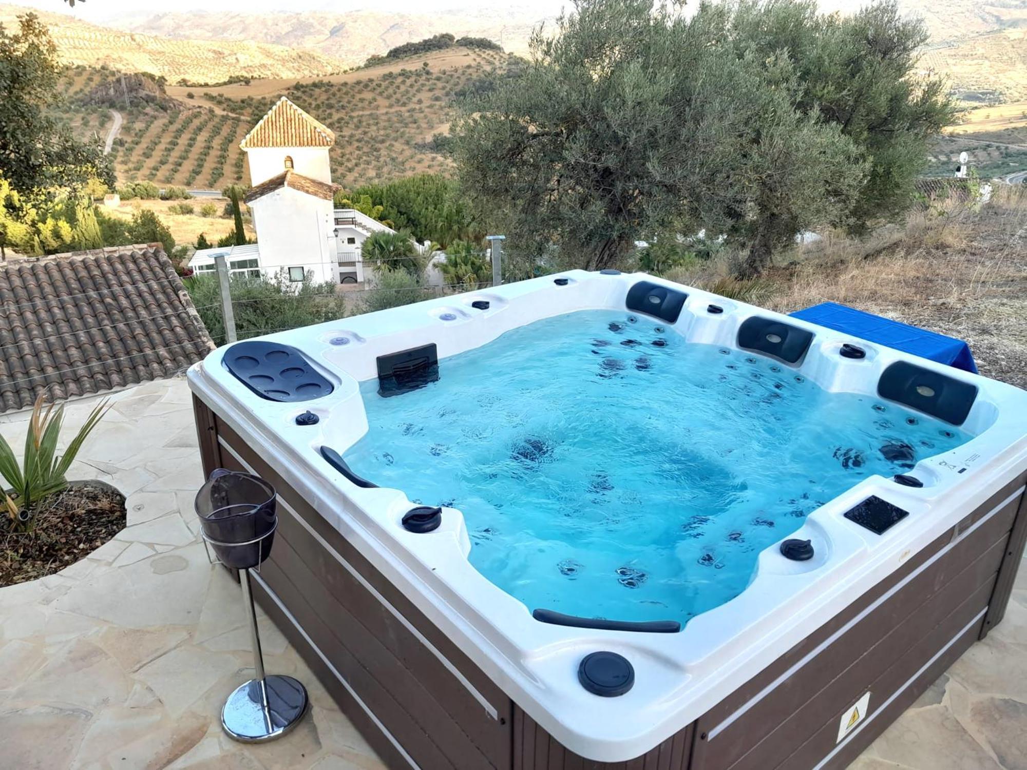 Rural Cottage, With Pool & Optional Private 6 Guests Jacuzzi Tolox Ngoại thất bức ảnh