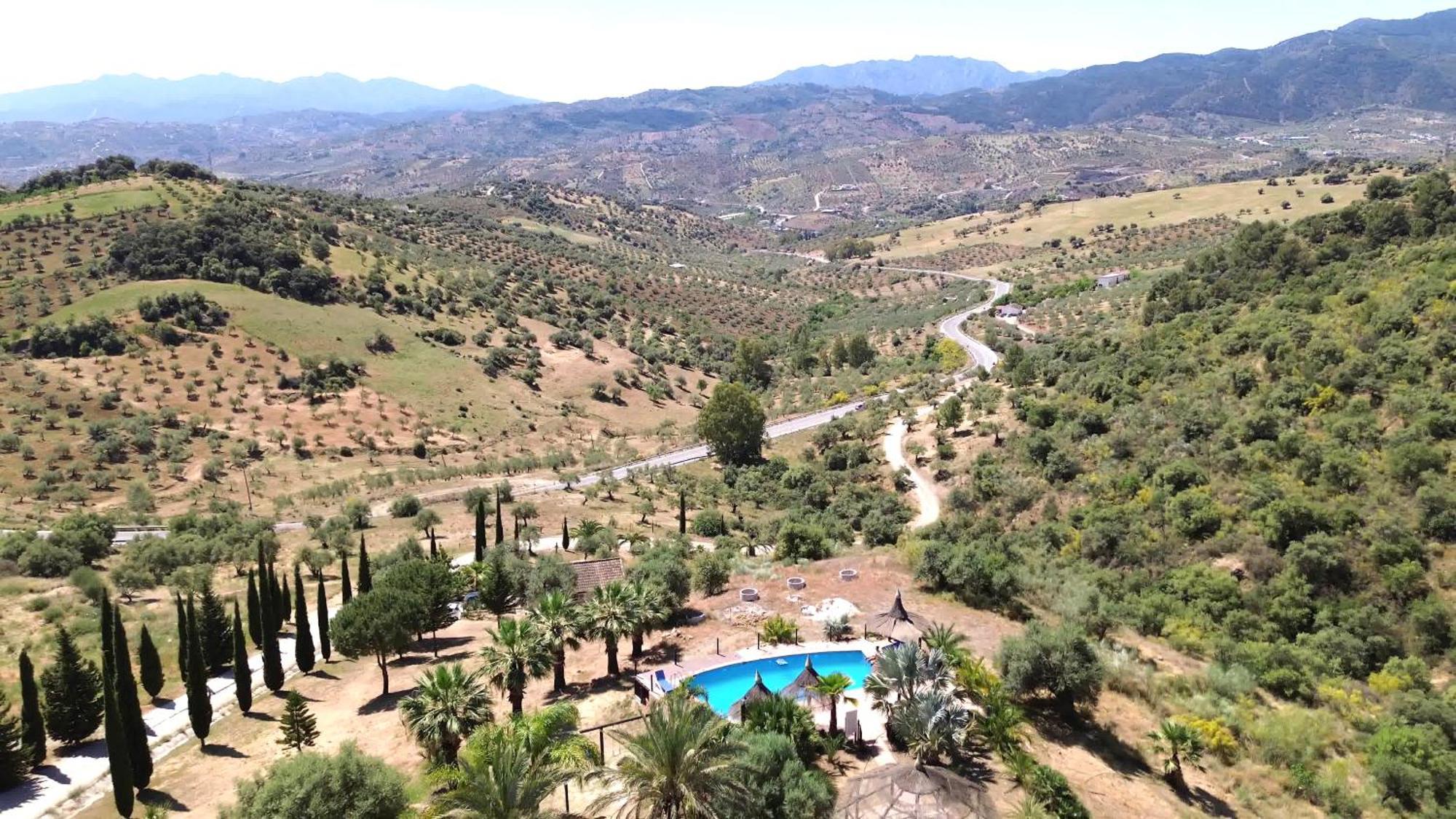 Rural Cottage, With Pool & Optional Private 6 Guests Jacuzzi Tolox Ngoại thất bức ảnh