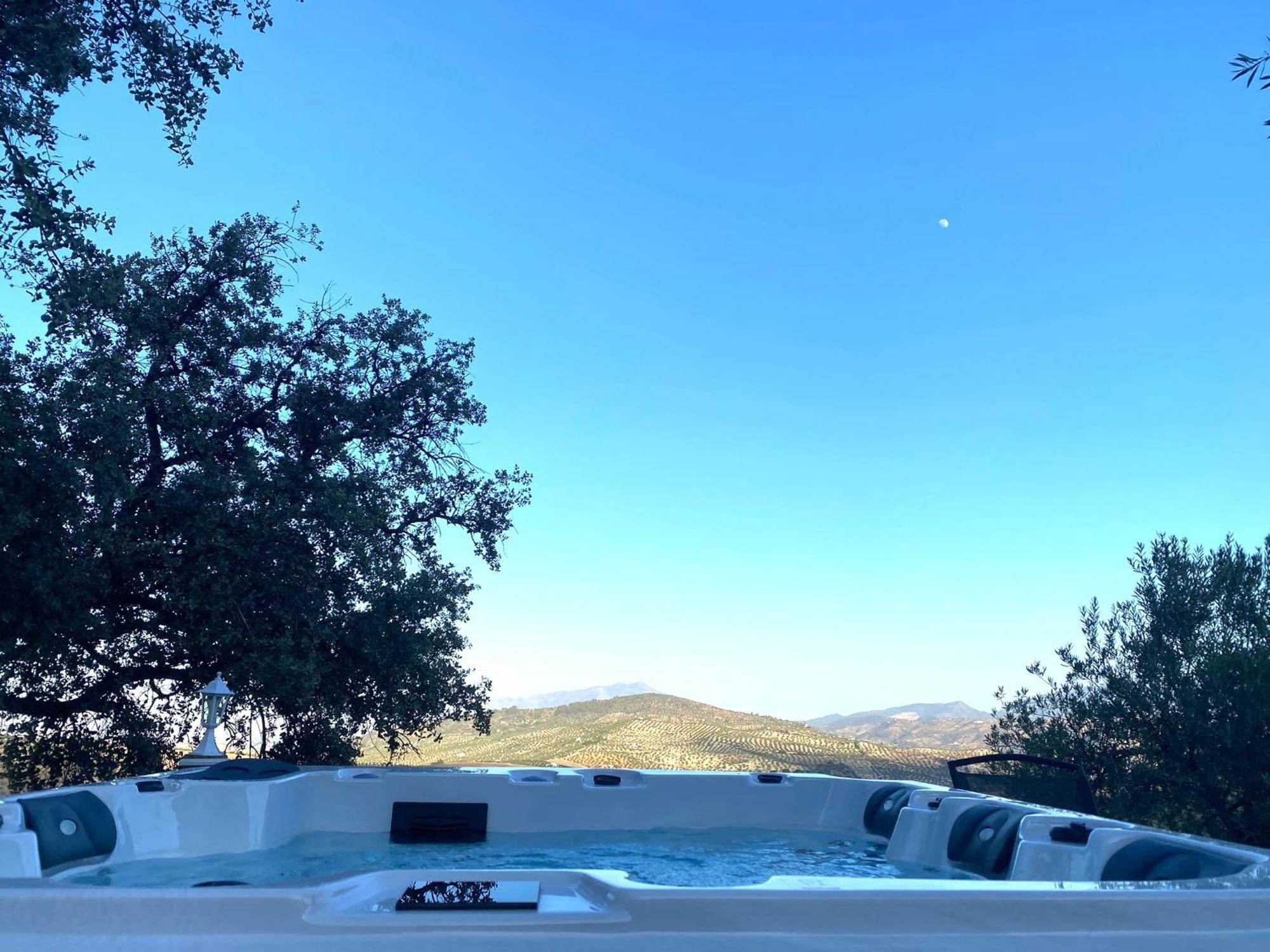 Rural Cottage, With Pool & Optional Private 6 Guests Jacuzzi Tolox Ngoại thất bức ảnh